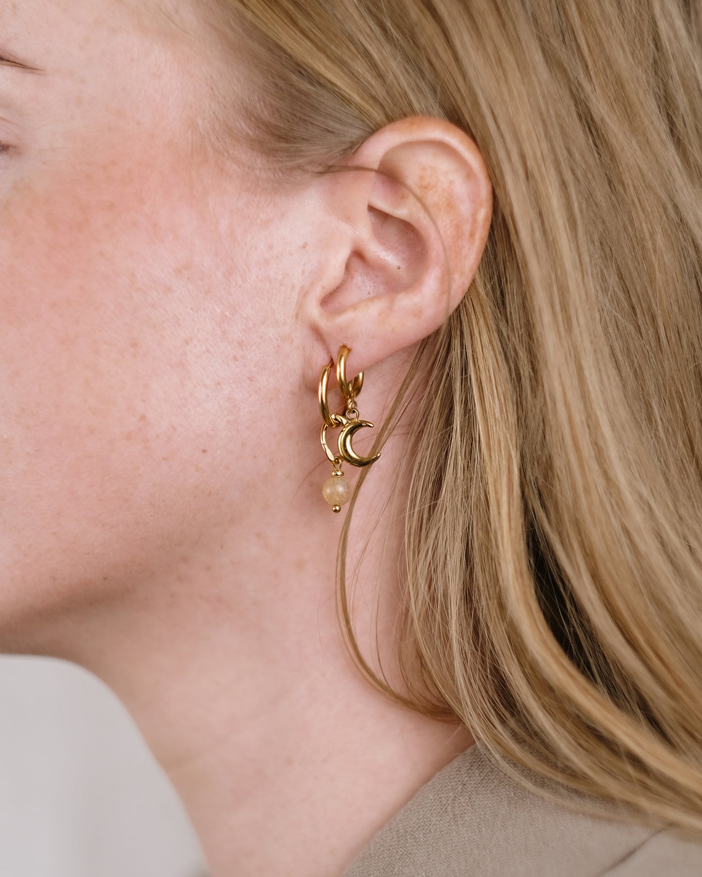 Symbolische Oorbellen – Maantjes